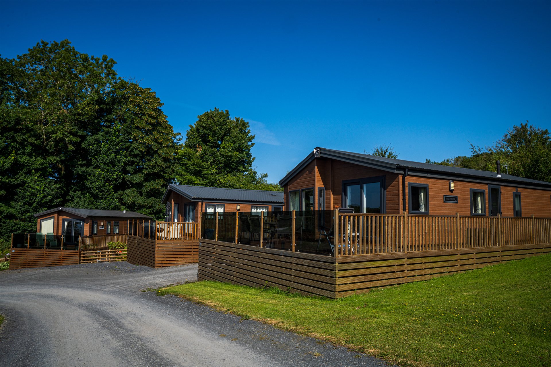 Holiday home with a broad timber deck at Lingwood Park